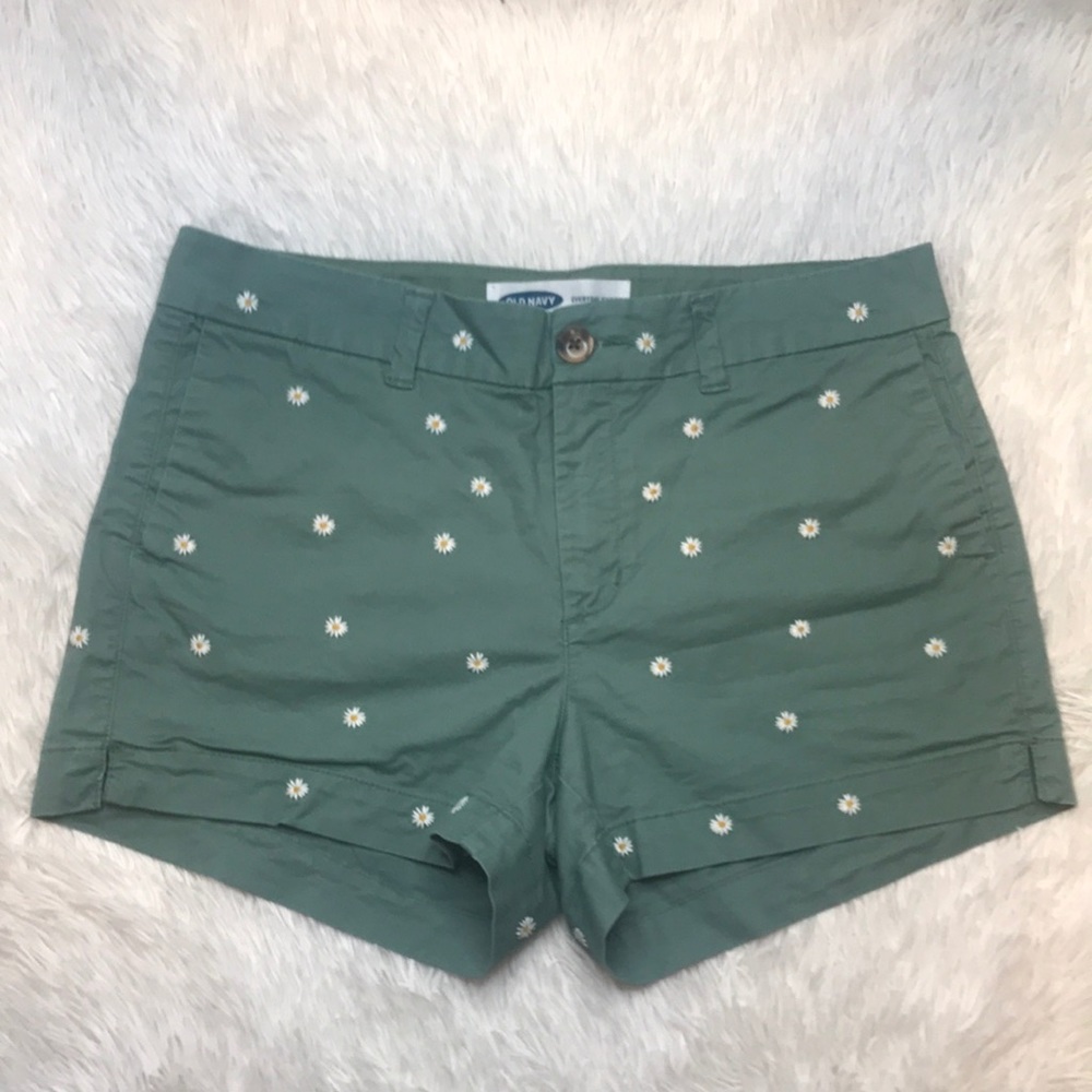 Old Navy Daisy print Everyday Short